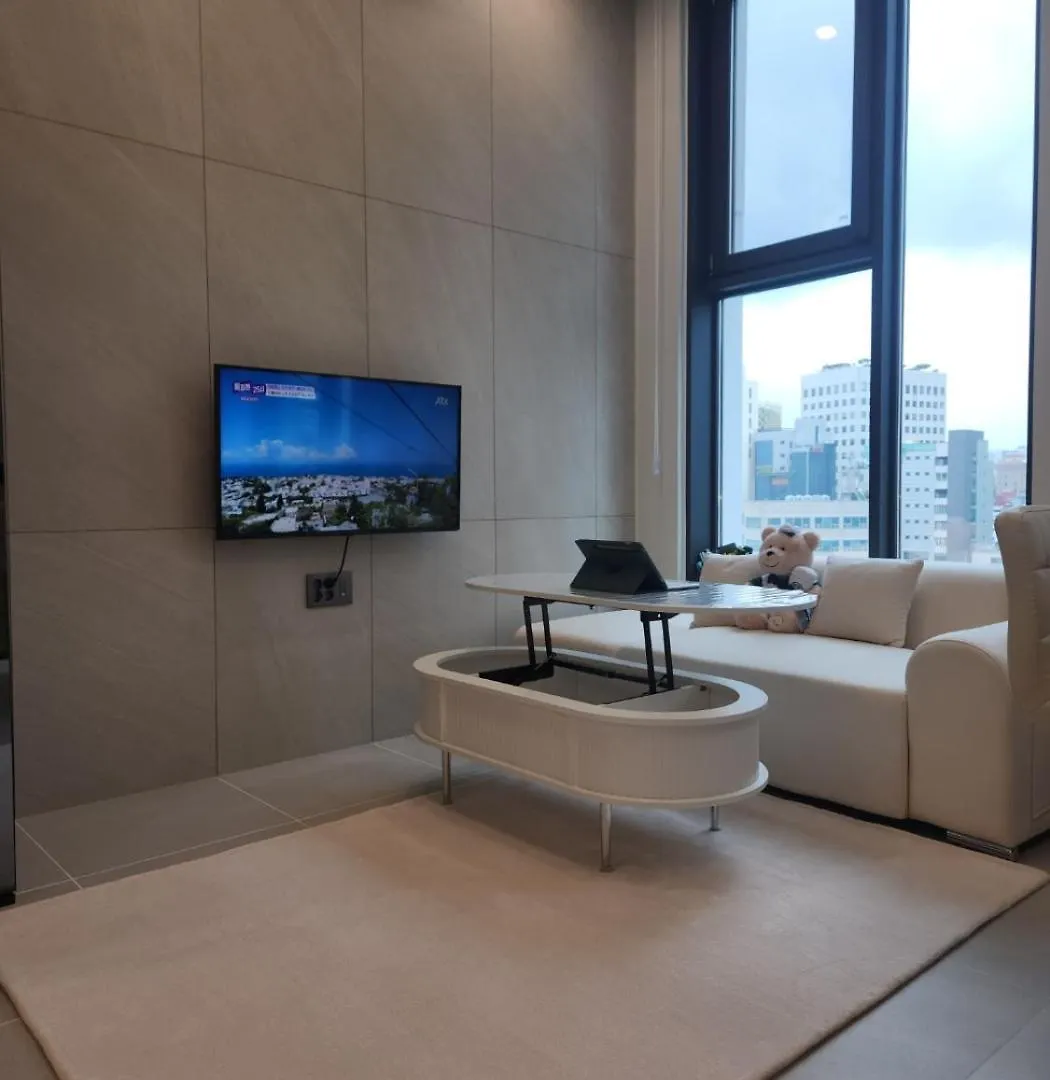 Warm House, New Building, Dongdaemun History & Culture Park Station Daire Seul