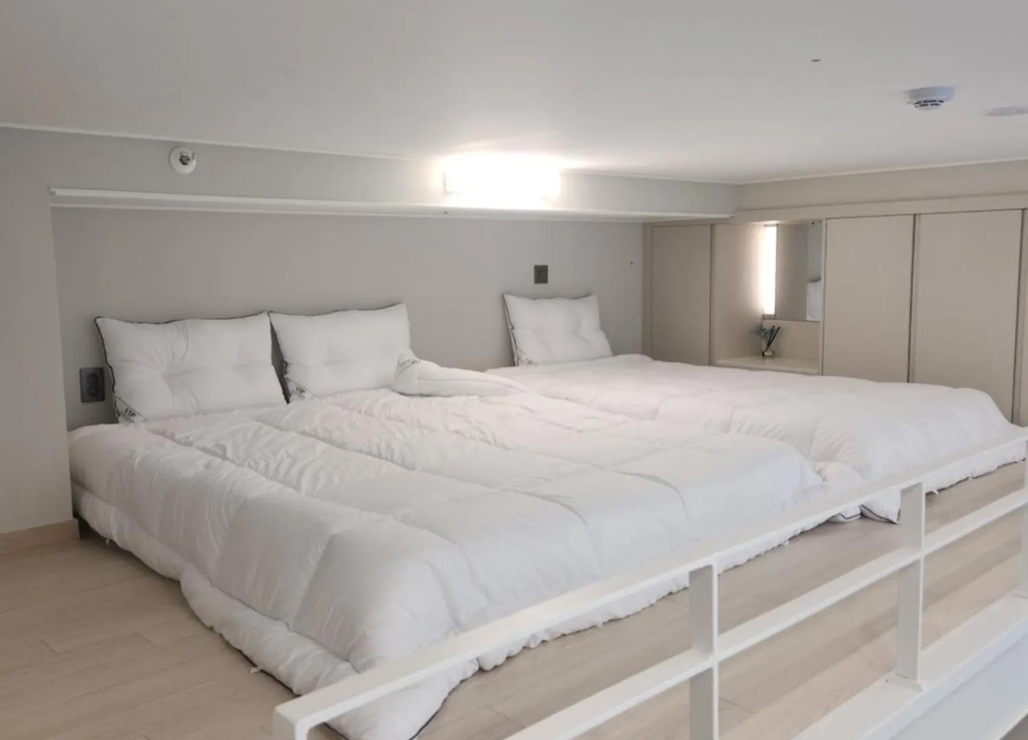 Warm House, New Building, Dongdaemun History & Culture Park Station Daire Seul Güney Kore