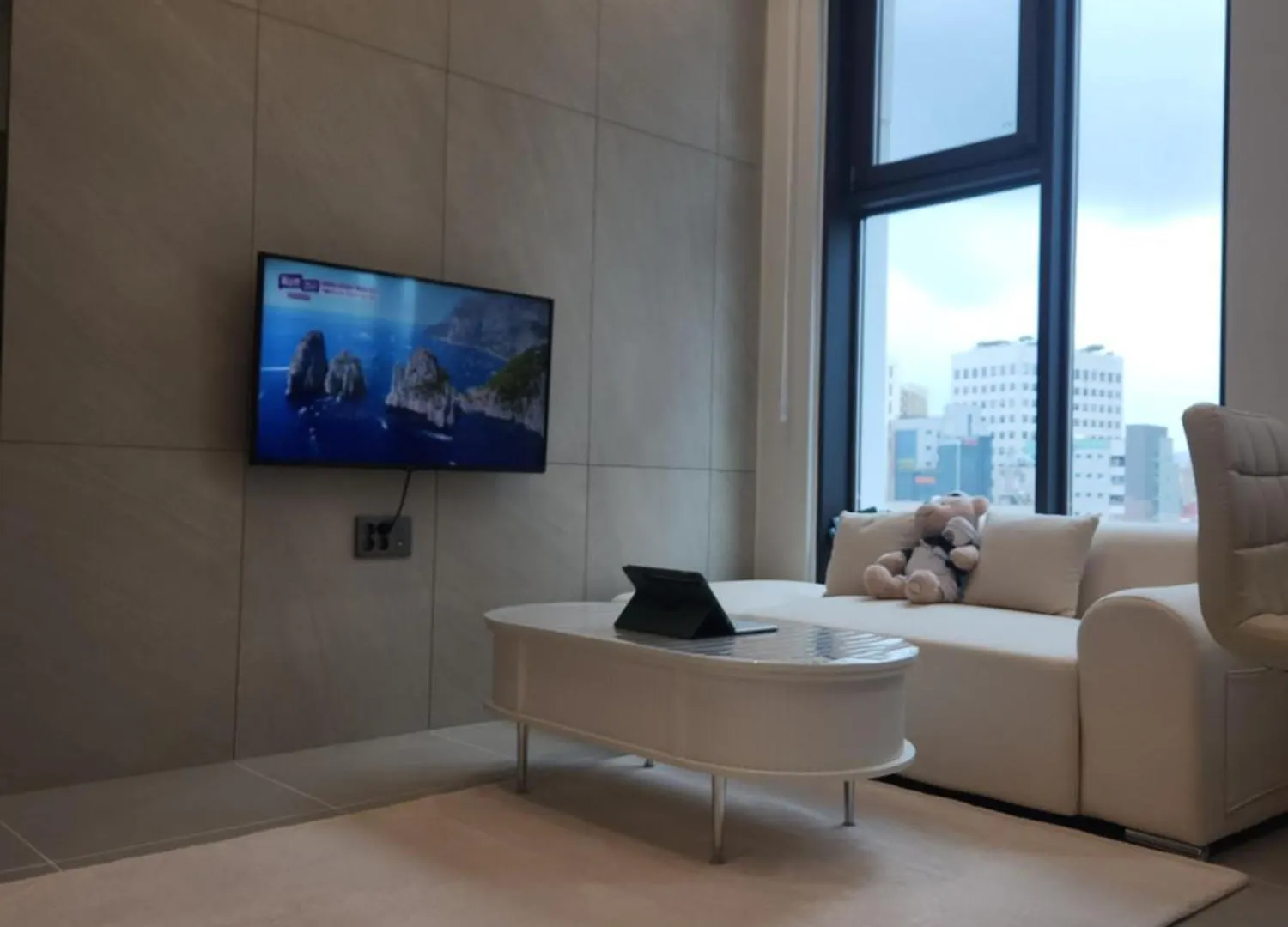 Warm House, New Building, Dongdaemun History & Culture Park Station Daire Seul