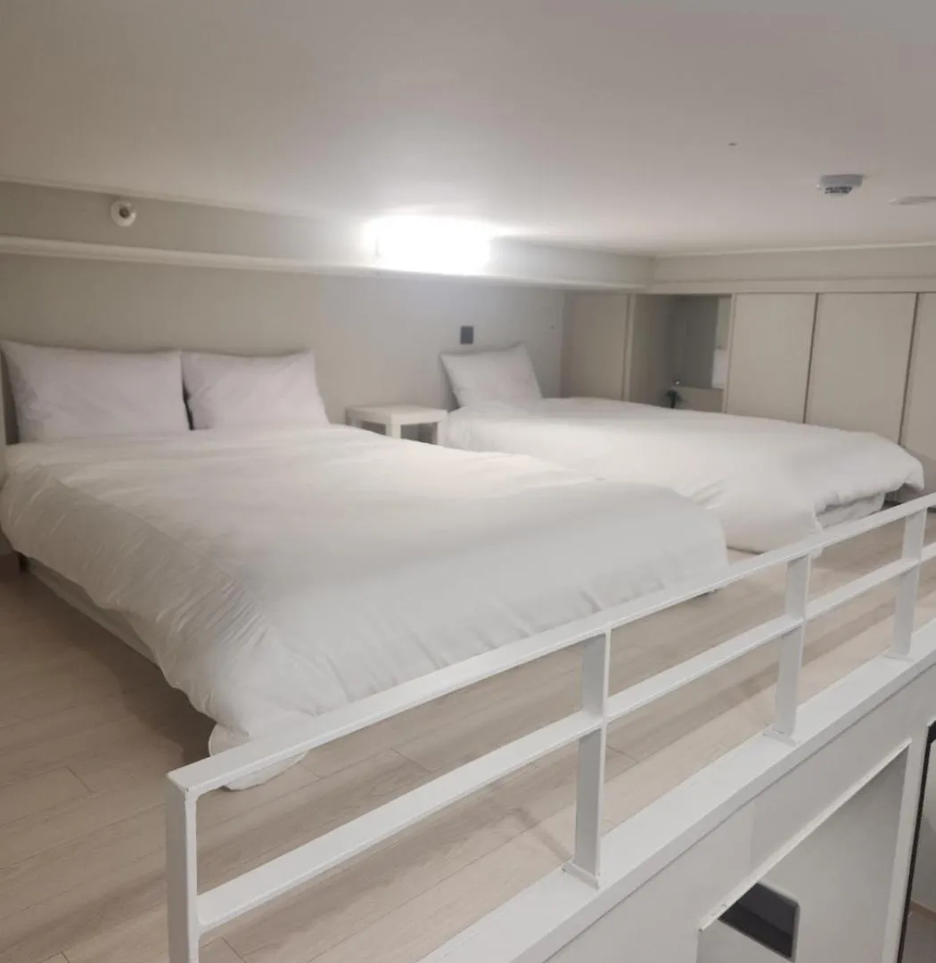 Warm House, New Building, Dongdaemun History & Culture Park Station Daire Seul