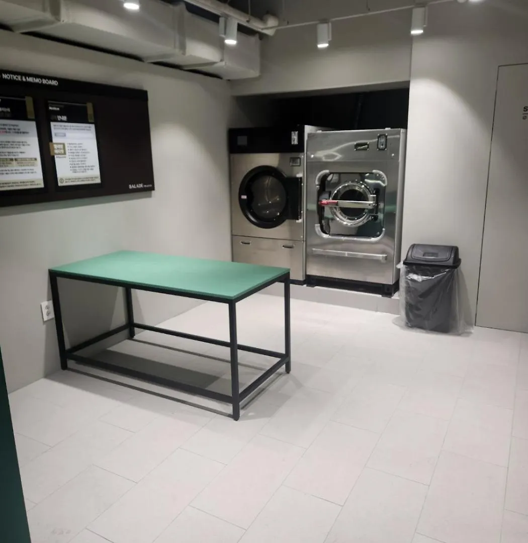 Warm House, New Building, Dongdaemun History & Culture Park Station Daire Seul